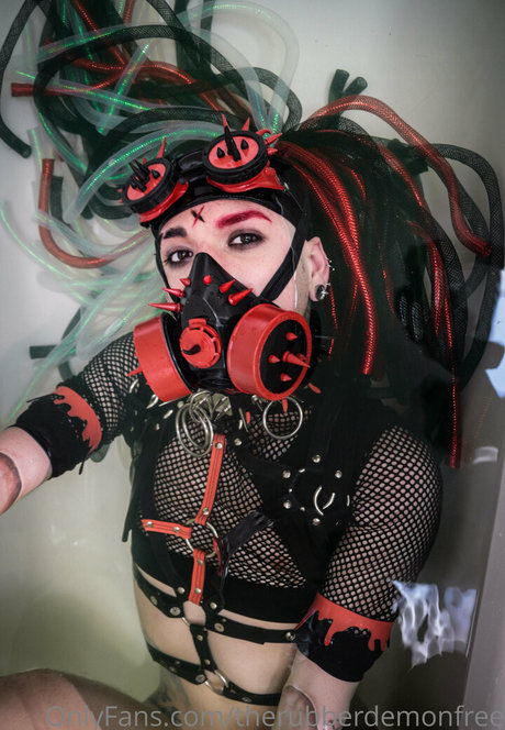 therubberdemonfree onlyfans nudes