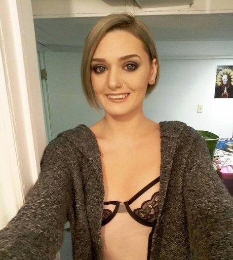 glitterbean95 onlyfans porn leaks