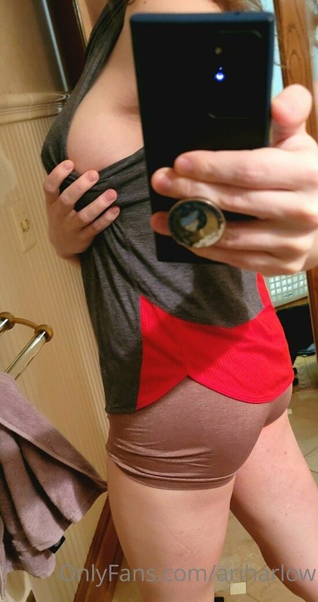 ariharlow leak onlyfans