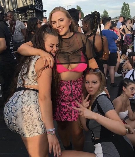 Lucy Whittingham onlyfans model images