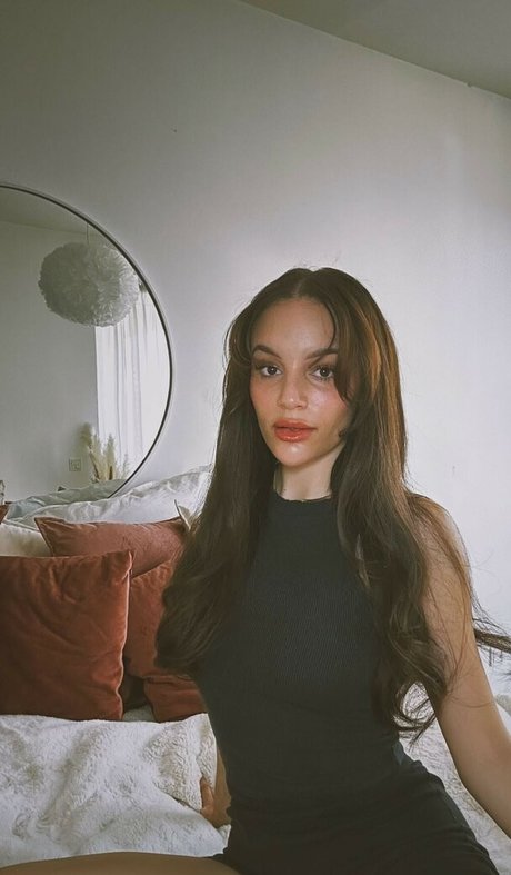 Charletta ASMR pics onlyfans