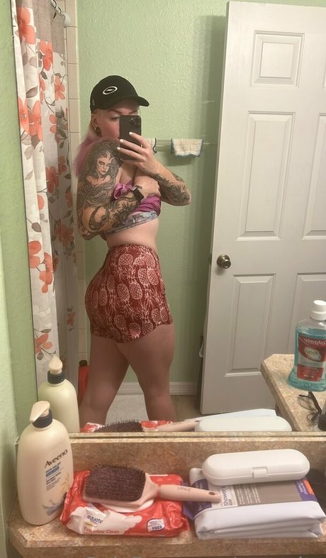 v vanity onlyfans post