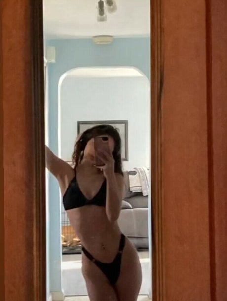 Reese Robbins nude leak onlyfans