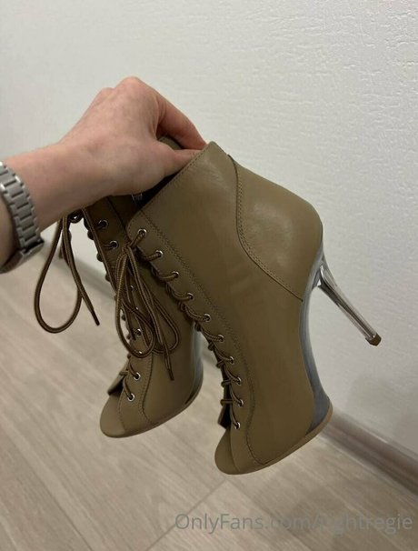 rightregie nudes leaked onlyfans