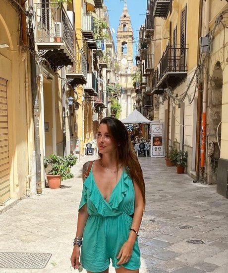 Alice Ippoliti onlyfans nude content