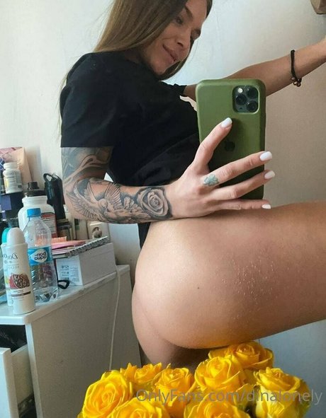 dinalonely nude leaks onlyfans