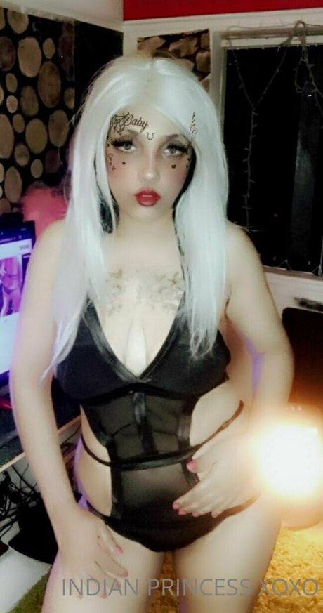 indiangirlnextdoor69 onlyfans topless