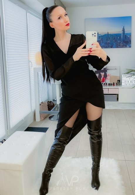 Miss Vanessa Pur onlyfans naked