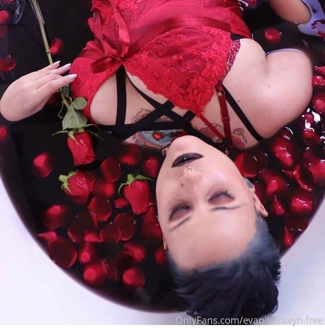 evapilotravyn free nude leaked onlyfans