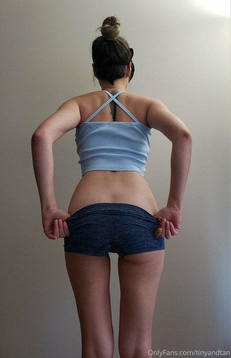 Tiny And Tan onlyfans model images