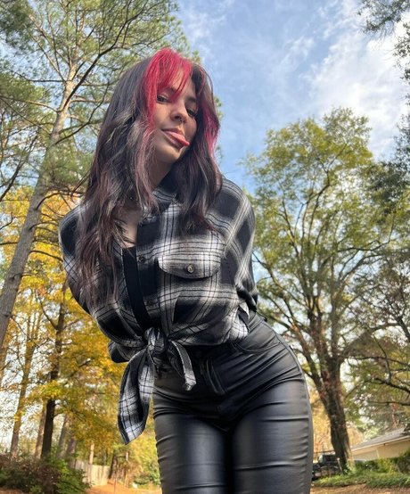 Sarah Lynne Marie only fans leaks