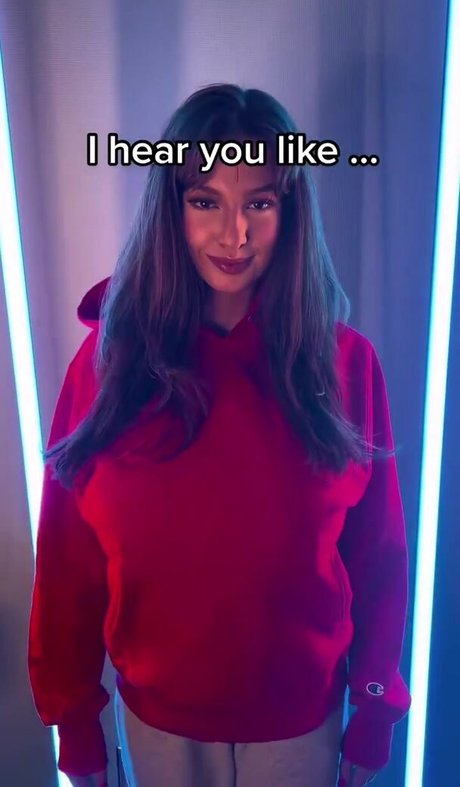 Estallia onlyfans model