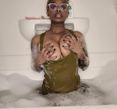 deedeebee96 onlyfans naked leaks