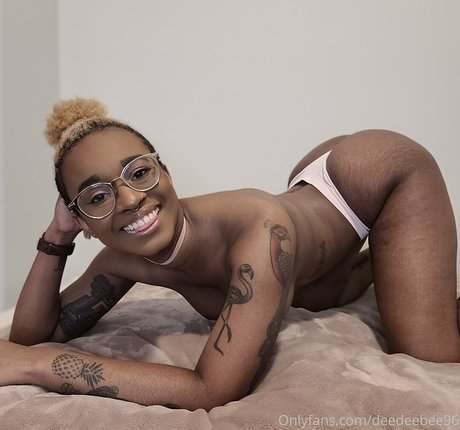 deedeebee96 onlyfans nudes