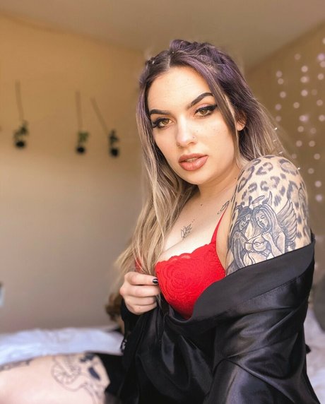 Alexxa Mia desnuda onlyfans