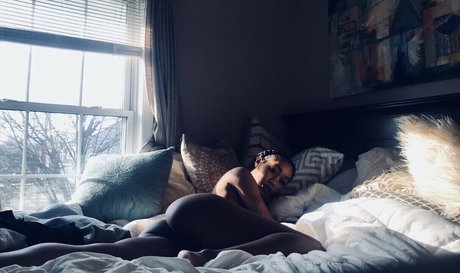 Nia Simone onlyfans nude content