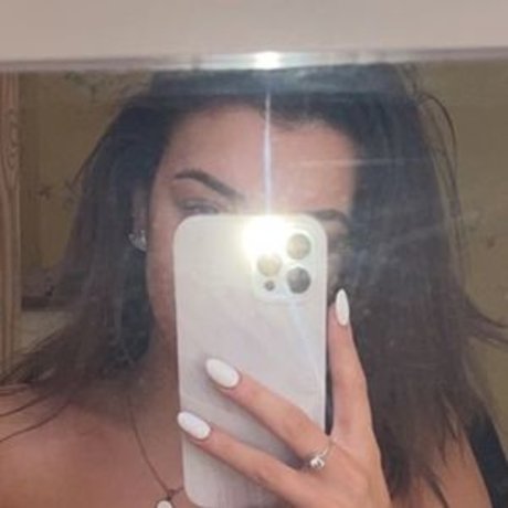 Ella Evans leaked onlyfans porn