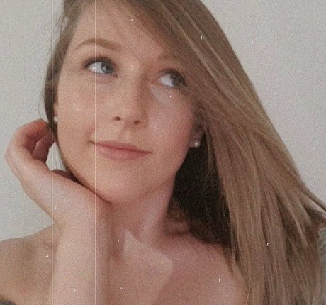 Elizabeth Height only fans pictures