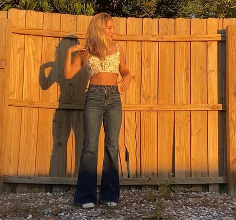 Isabella DuCharme onlyfans pics nude