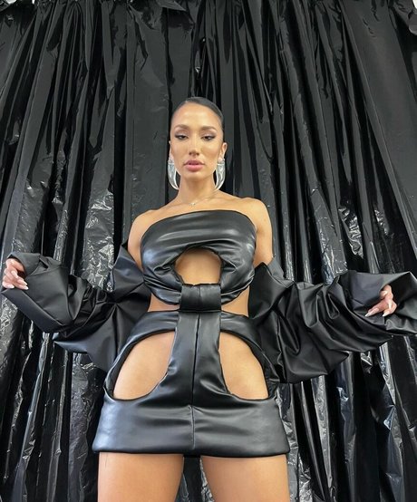 Alicia Arrietta onlyfans nude photos