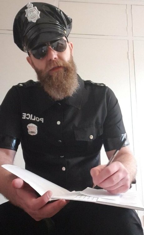 alley cat man topless onlyfans