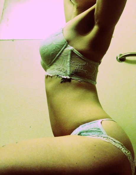 valkyriequeen27 onlyfans striptease