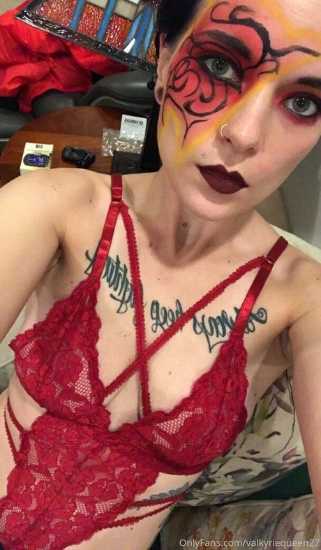 valkyriequeen27 onlyfans boobs