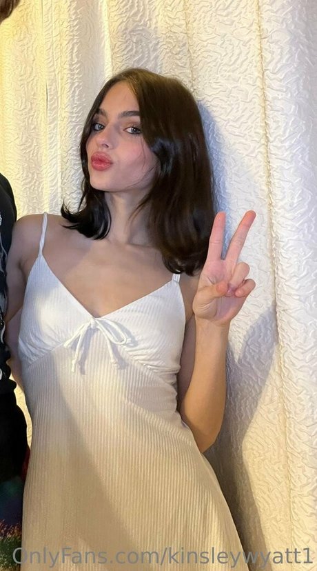 Kinsley Alyse Wyatt onlyfans fuck