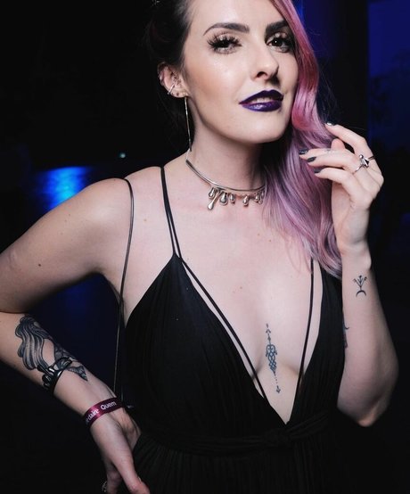 Karen Bachini naked onlyfans leaks