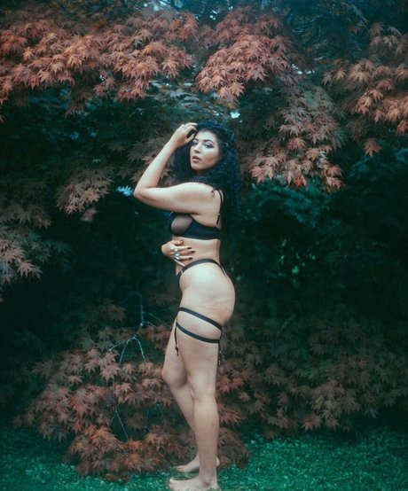 WhiteCosmicMirror leaks onlyfans