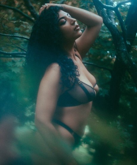 WhiteCosmicMirror onlyfans free