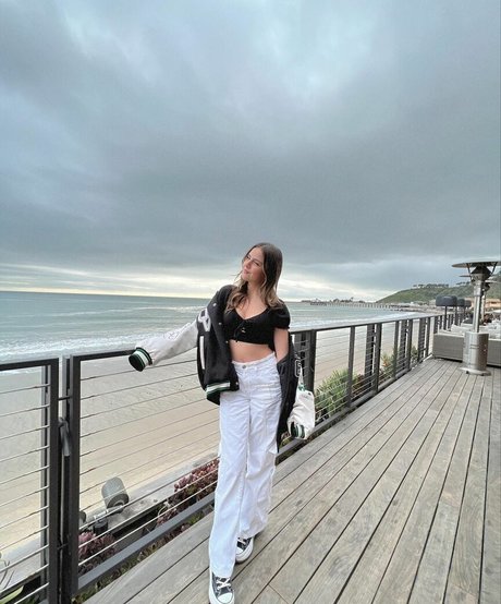 Lexy Kolker onlyfans posts