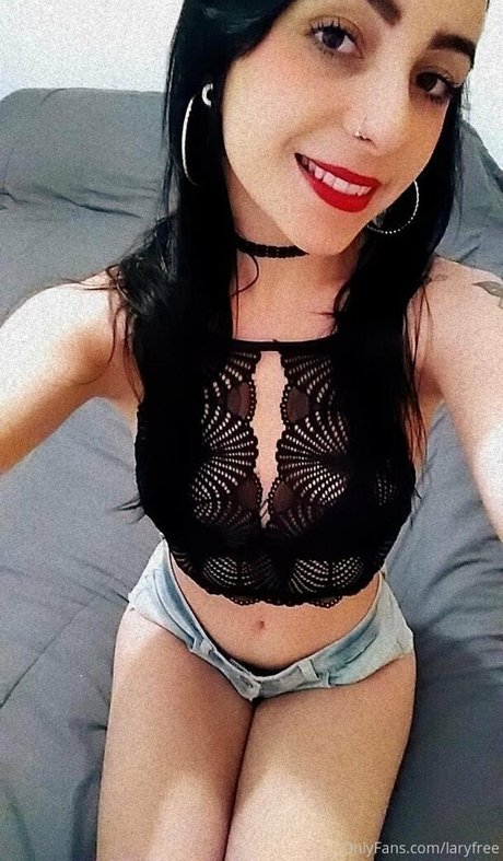 laryfree nude onlyfans leaks