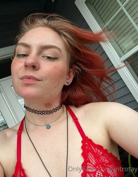 introtay only fans nude leaks