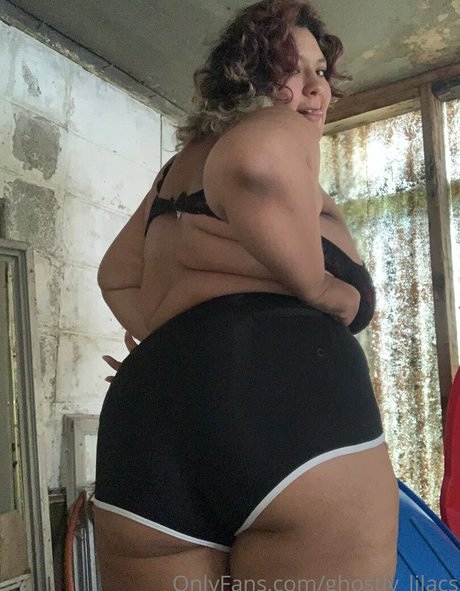 ghostly lilacs is on onlyfans