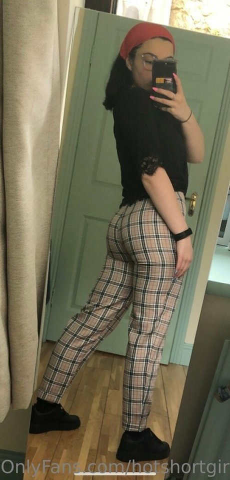 hotshortgirl only fans