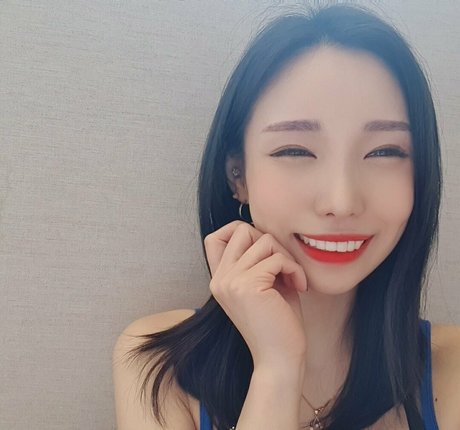 yeseul feet onlyfans