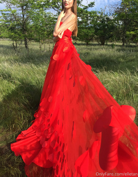 Elle Tan onlyfans nude leaked