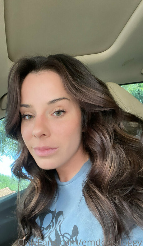 emdoesdoggy onlyfans nude pics