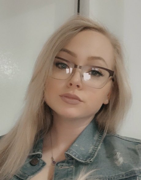 sopiamia onlyfans explicit content