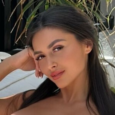 Cryn Beumont onlyfans leaked xxx