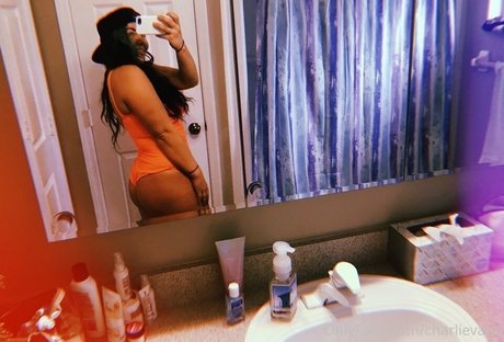 Charli Evans onlyfans leaks porn