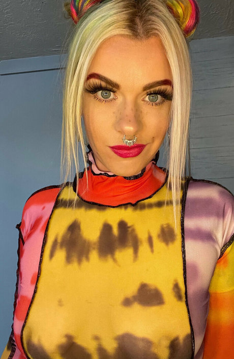 belle hella onlyfans sexy