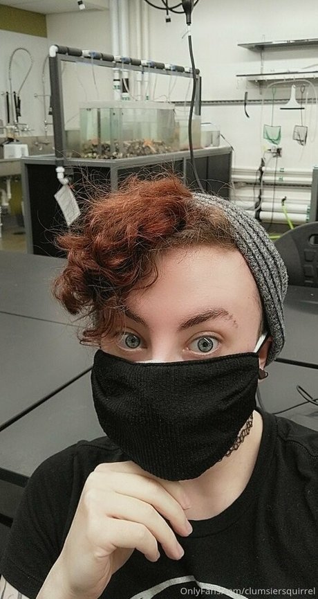 clumsiersquirrel onlyfans striptease