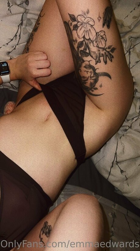 emmaedwards1 onlyfans model photos