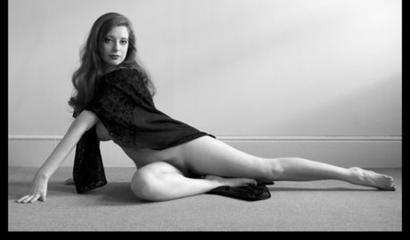 Sarah M Faire onlyfans nude tits