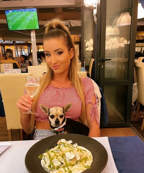 Mistress Ariel onlyfans striptease