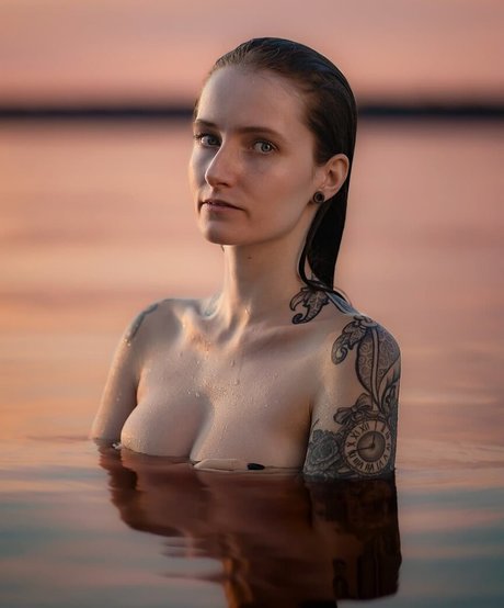 lisa hates you onlyfans nude