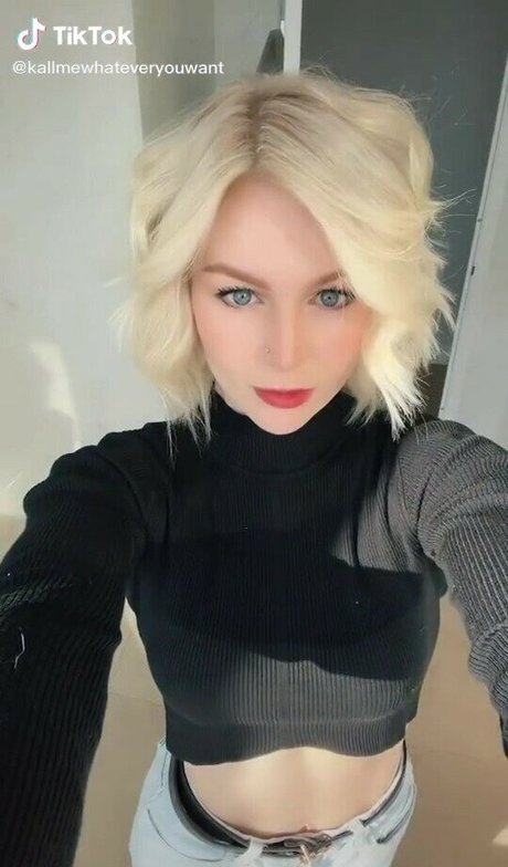 KallMeKris onlyfans leakes