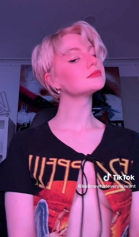 KallMeKris onlyfans leak porn